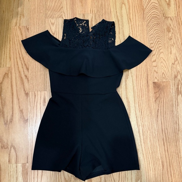 Express Pants - Express Black Lace Detail Top